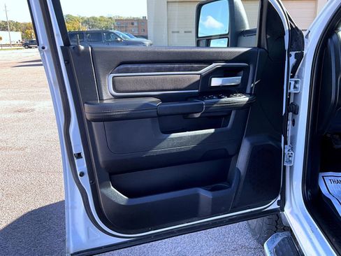 Used 2024 RAM 3500 Big Horn image 10