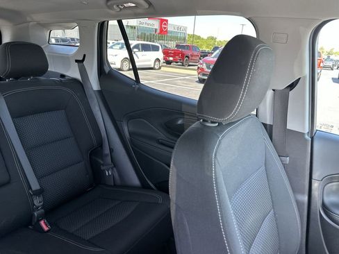 Used 2024 GMC Terrain SLE w/ Driver Convenience Package FWD image 14