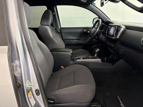 Used 2018 Toyota Tacoma TRD Off-Road w/ Technology Package AWD/4WD image 47
