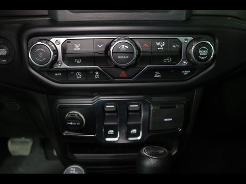 Used 2022 Jeep Wrangler Willys image 21