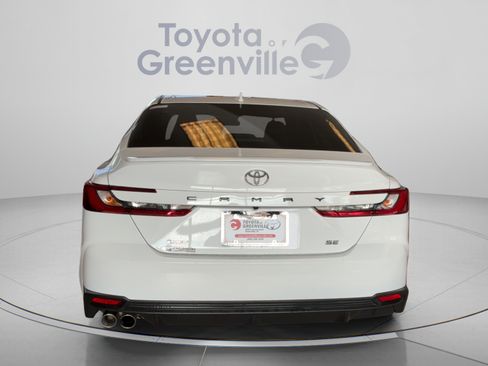 Used 2025 Toyota Camry SE FWD image 5