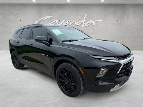 Used 2023 Chevrolet Blazer LT w/ Convenience Package FWD image 2