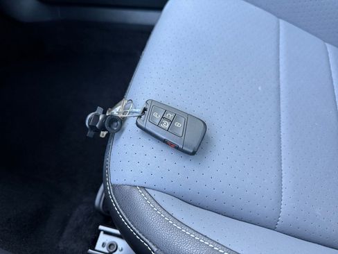 Used 2025 Volkswagen Jetta SE image 22