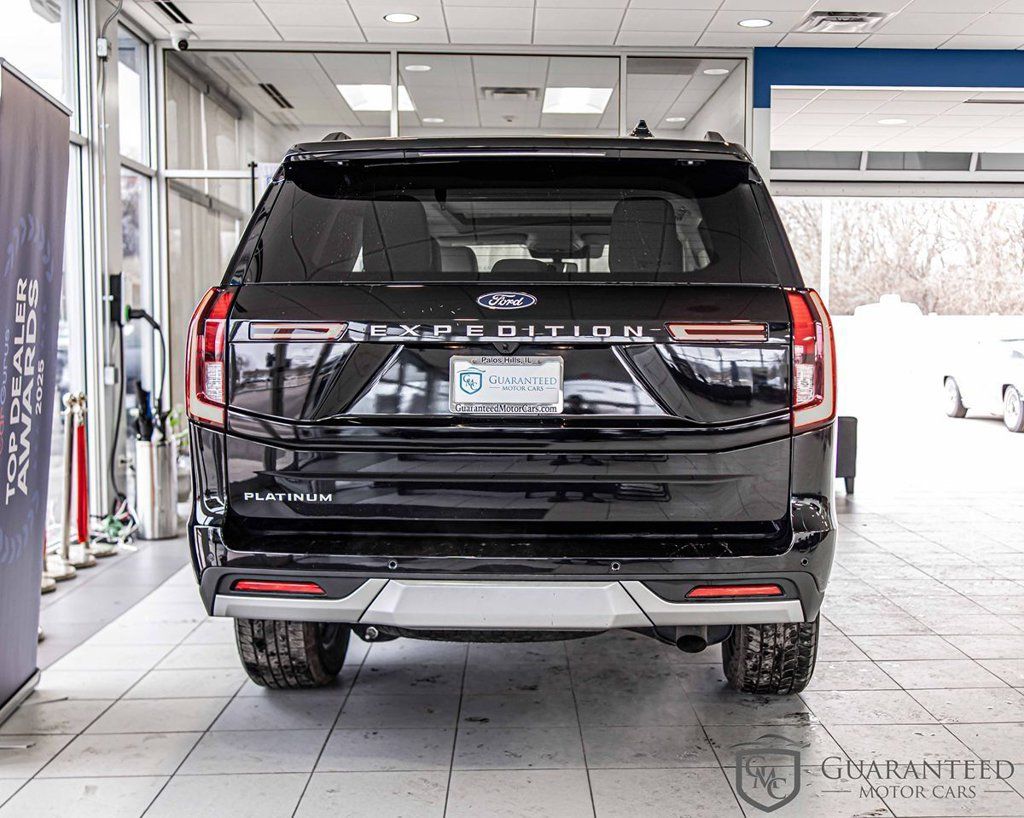 Used 2025 Ford Expedition Platinum AWD/4WD image 13
