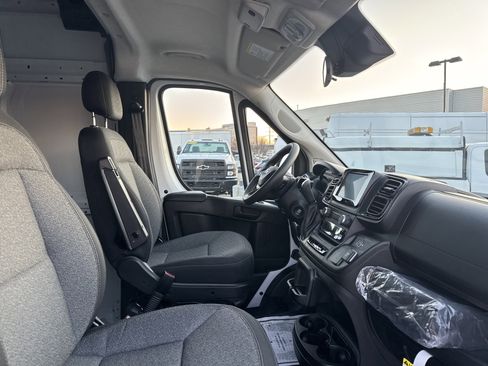 Used 2024 RAM ProMaster 2500 image 20