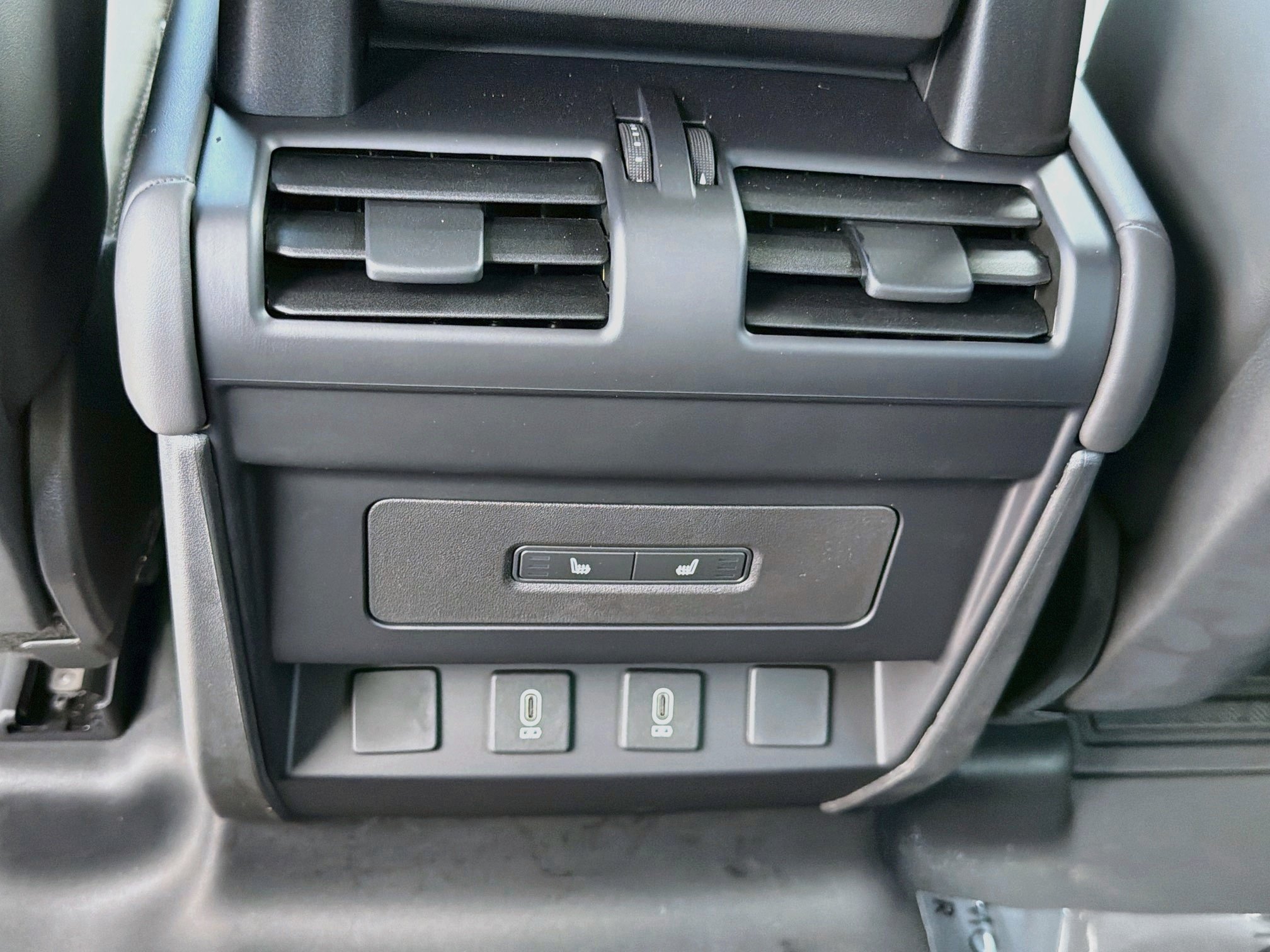 New 2026 Land Rover Defender 110 X-Dynamic SE AWD/4WD image 20