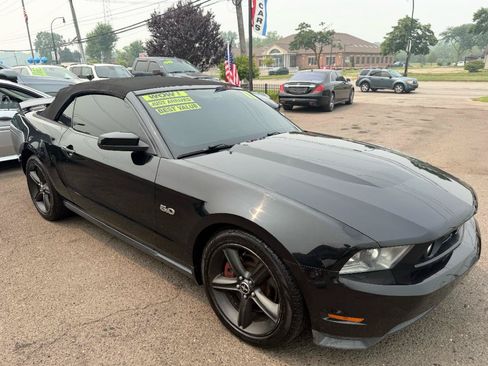 Used 2011 Ford Mustang GT Premium w/ Electronics Pkg RWD image 3