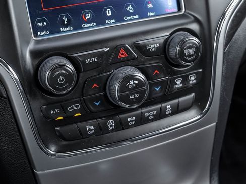 Used 2018 Jeep Grand Cherokee Altitude image 29