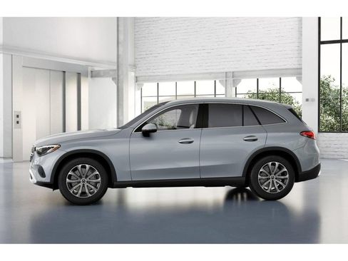 Certified 2025 Mercedes-Benz GLC 300 4MATIC image 35