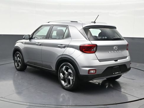 Used 2023 Hyundai Venue SEL w/ Cargo Package FWD image 3