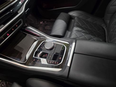 Used 2025 BMW X6 xDrive40i image 26