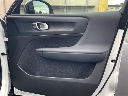 Used 2023 Volvo C40 Recharge Core w/ Climate Package image 27