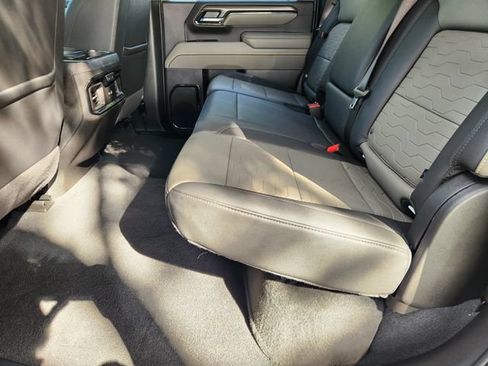 Used 2025 Chevrolet Silverado 2500 ZR2 w/ Technology Package AWD/4WD image 30