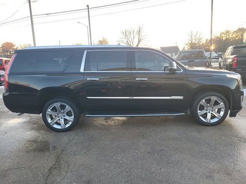 Used 2019 Cadillac Escalade ESV Premium Luxury image 23