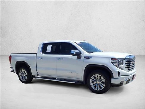 Used 2025 GMC Sierra 1500 Denali AWD/4WD image 6
