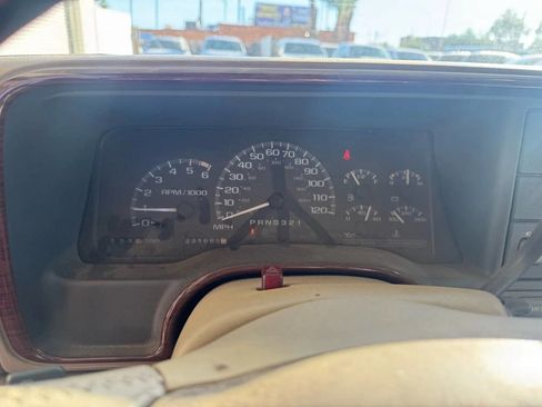 Used 2000 Cadillac Escalade 4WD image 10