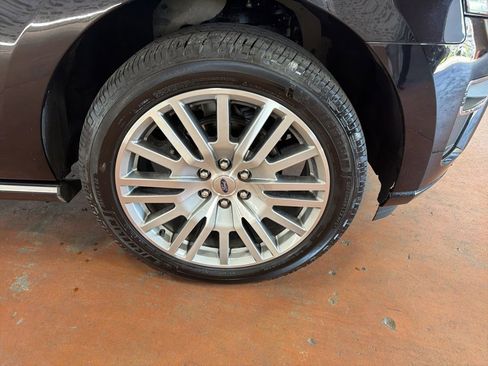 Used 2023 Ford Expedition Max Platinum AWD/4WD image 10