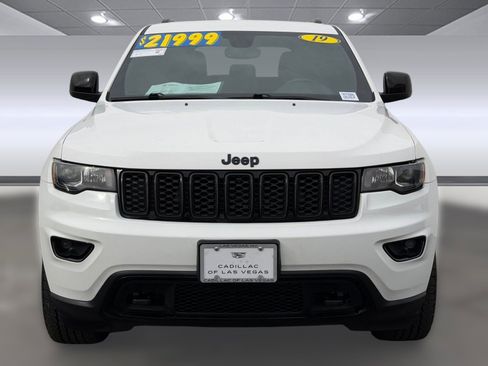 Used 2019 Jeep Grand Cherokee Laredo image 5
