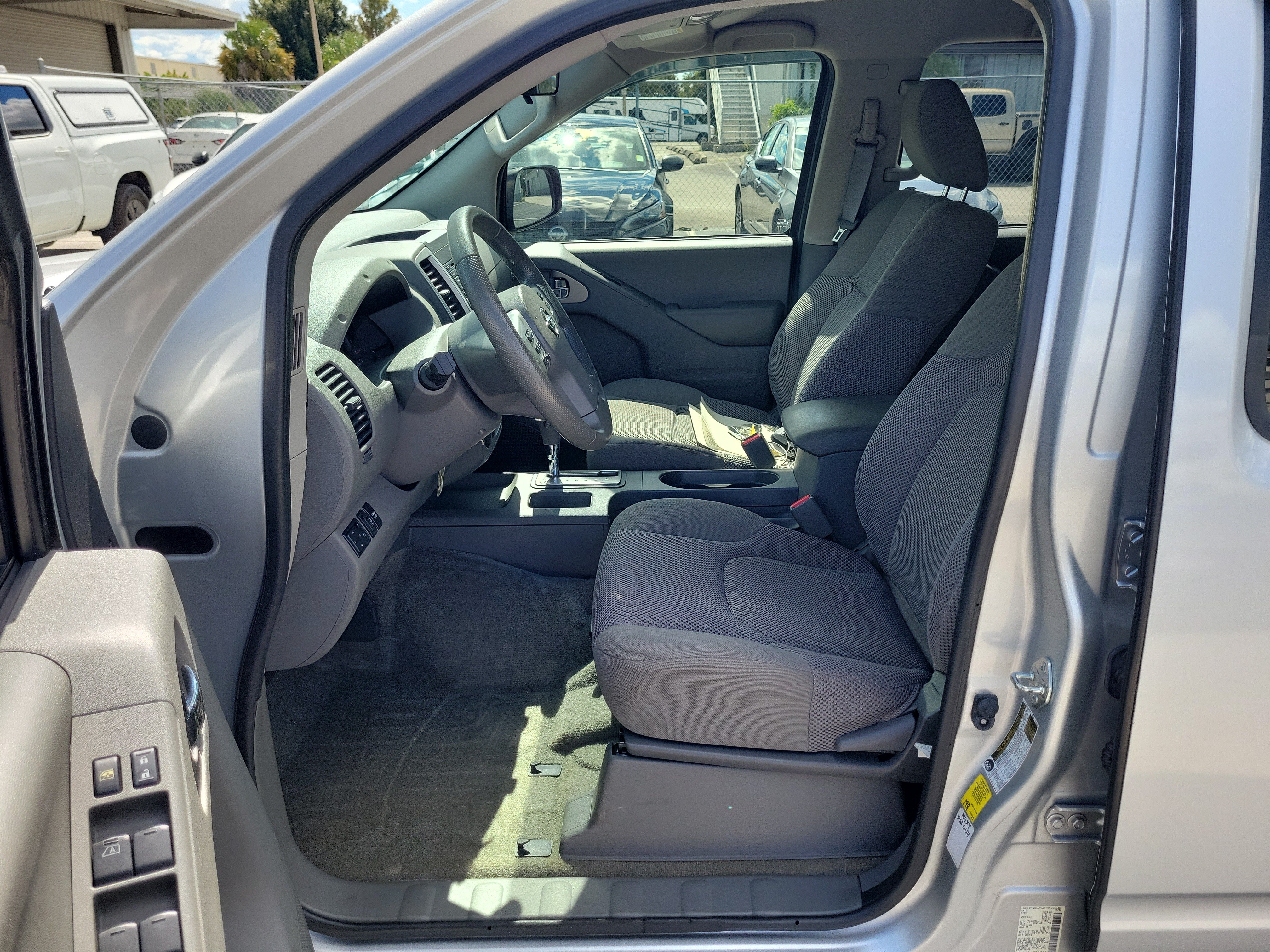 Certified 2018 Nissan Frontier SV RWD image 12