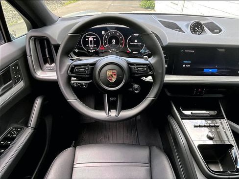 Used 2026 Porsche Cayenne Coupe AWD/4WD image 18