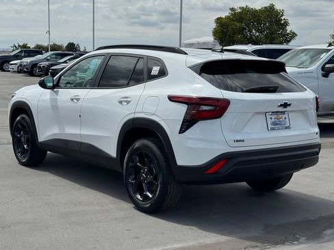 New 2026 Chevrolet Trax LT w/ Driver Confidence Package FWD image 3