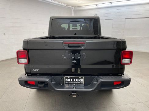 Certified 2024 Jeep Gladiator Sport AWD/4WD image 6
