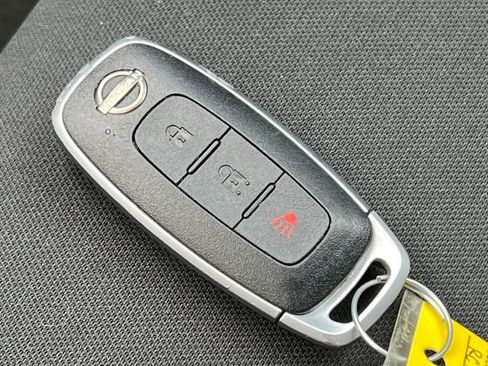 Used 2024 Nissan Rogue S AWD/4WD image 28