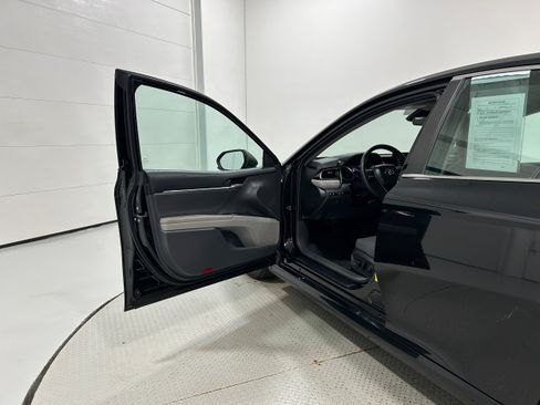 Used 2022 Toyota Camry LE AWD/4WD image 22