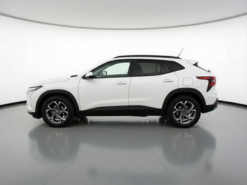 Used 2025 Chevrolet Trax LT FWD image 5