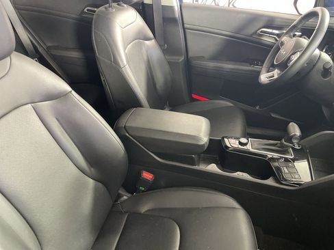 Used 2025 Kia Sportage EX AWD/4WD image 25
