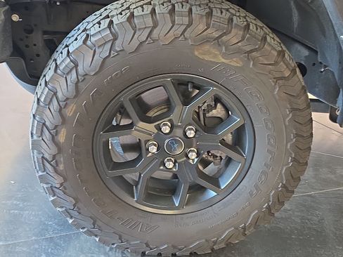 Used 2024 Jeep Wrangler Unlimited AWD/4WD image 12