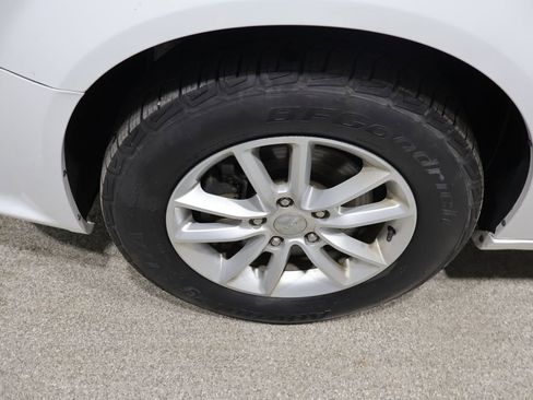 Used 2019 Dodge Grand Caravan SXT w/ Driver Convenience Group FWD image 10
