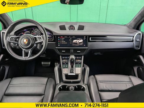 Used 2023 Porsche Cayenne GTS image 32