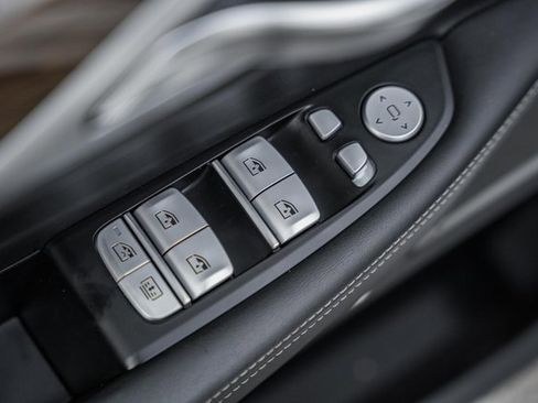 Used 2018 BMW 750i xDrive image 39