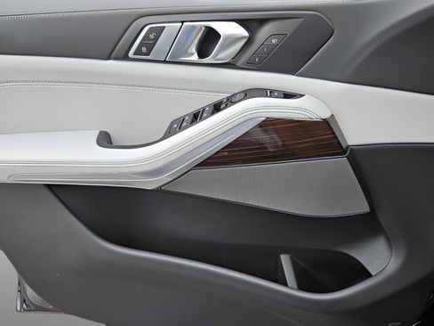 New 2026 BMW X5 sDrive40i w/ Premium Package image 29