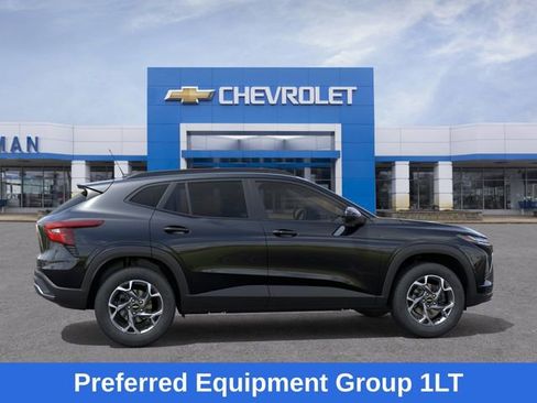 New 2026 Chevrolet Trax LT w/ Driver Confidence Package FWD image 6