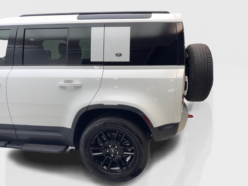 Used 2022 Land Rover Defender 110 SE AWD/4WD image 19