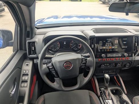 Used 2025 Nissan Frontier PRO-4X AWD/4WD image 26