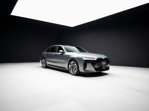 Used 2023 BMW i7 xDrive60 image 84