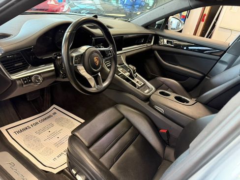 Used 2019 Porsche Panamera 4 image 31