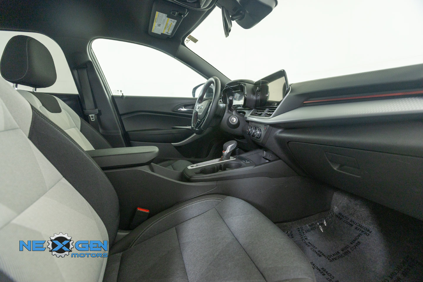 Used 2025 Chevrolet Trax RS w/ Driver Confidence Package FWD image 7