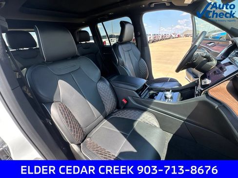 Used 2025 Jeep Grand Cherokee Summit w/ Obsidian Package AWD/4WD image 28