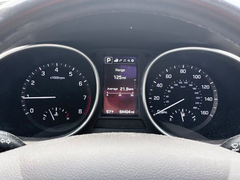 Used 2017 Hyundai Santa Fe Limited FWD image 9