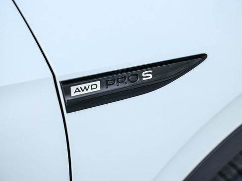 New 2026 Volkswagen ID.4 Pro S image 13