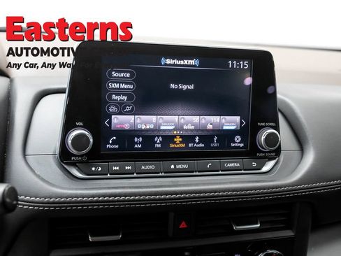 Used 2023 Nissan Rogue S AWD/4WD image 18