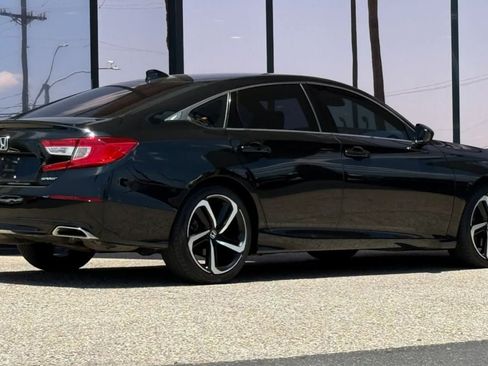 Used 2018 Honda Accord Sport image 12