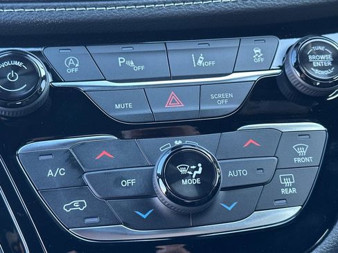 New 2026 Chrysler Pacifica Limited image 26