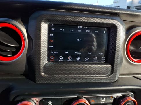 Used 2019 Jeep Wrangler Unlimited Sahara AWD/4WD image 19