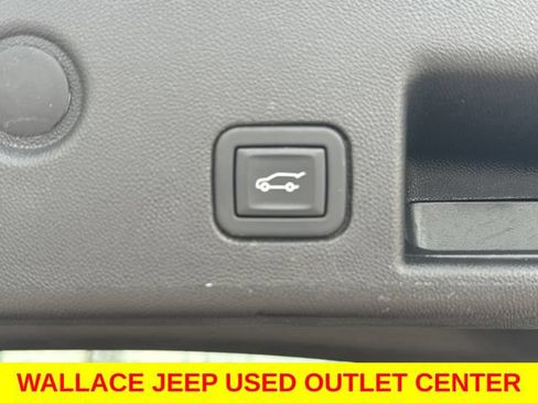 Used 2023 Chevrolet Equinox RS w/ RS Leather Package FWD image 13