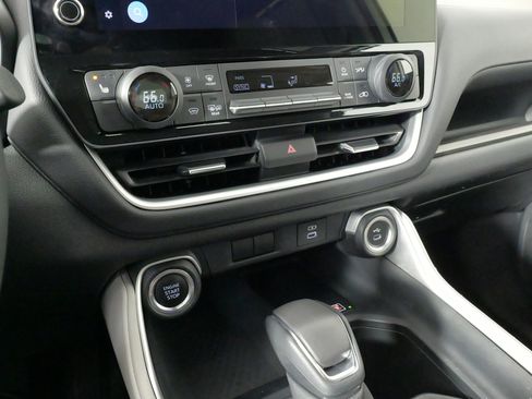 Used 2024 Toyota Grand Highlander XLE image 50